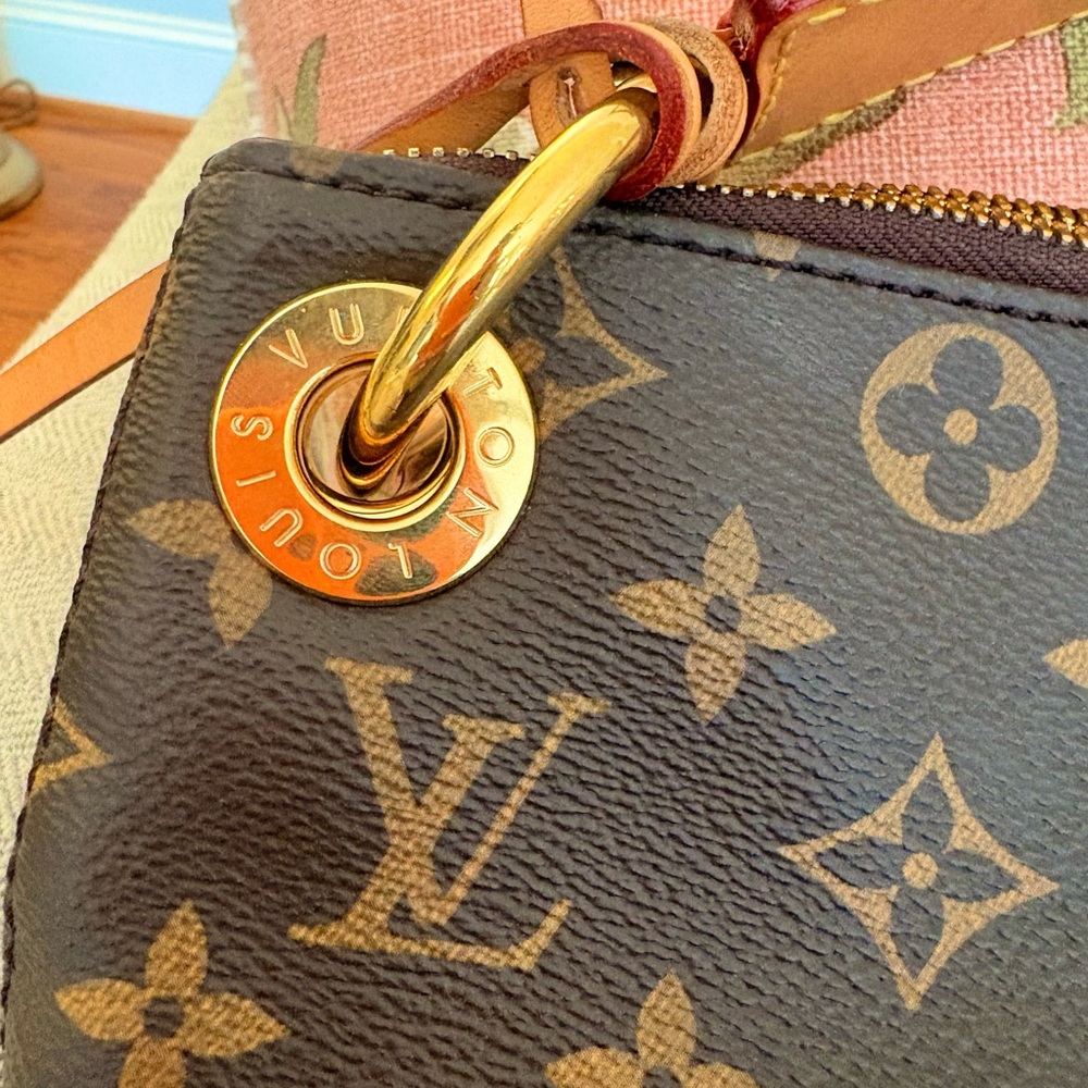 Louis Vuitton Monogram Canvas Shoulder Bag with Tan Trim - Picture 7 of 15